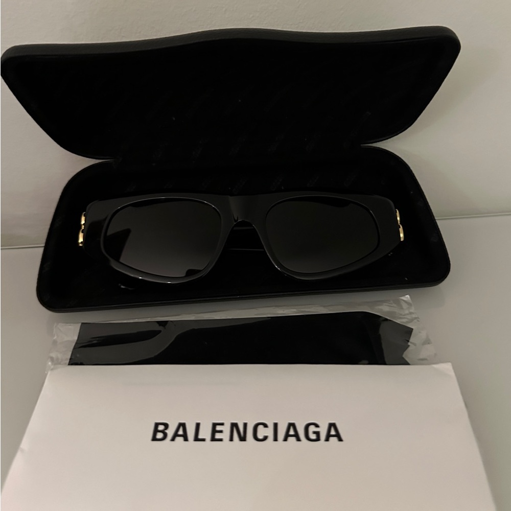 Balenciaga Bossy Round AF Sunglasses